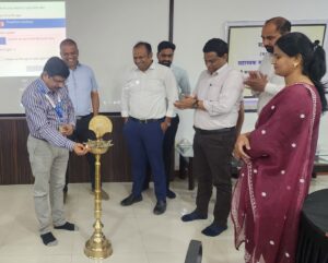 जळगाव येथे कंत्राटी कामगार कायदा व कामगार संहितांबाबत मार्गदर्शन बैठक संपन्न